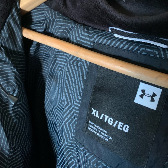 NWT Under Armour Women Water Repellent Down Puffer Jacket Coat black size XL - Picture 3 of 6